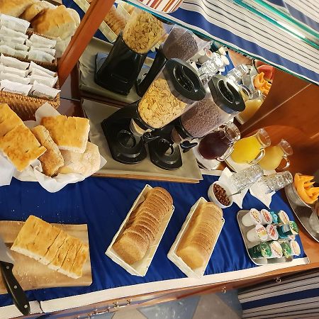 Hotel Herve Marina di Massa Zewnętrze zdjęcie