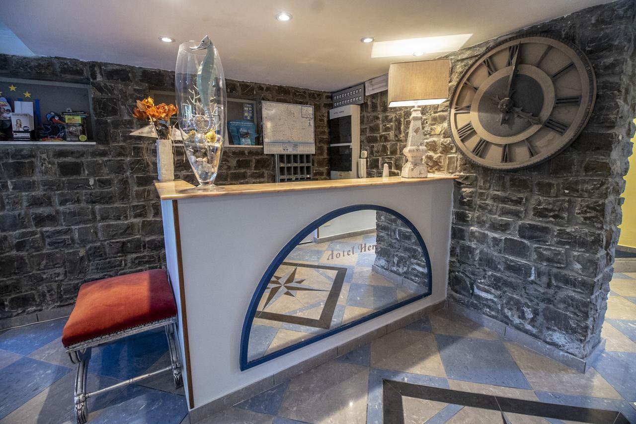 Hotel Herve Marina di Massa Zewnętrze zdjęcie