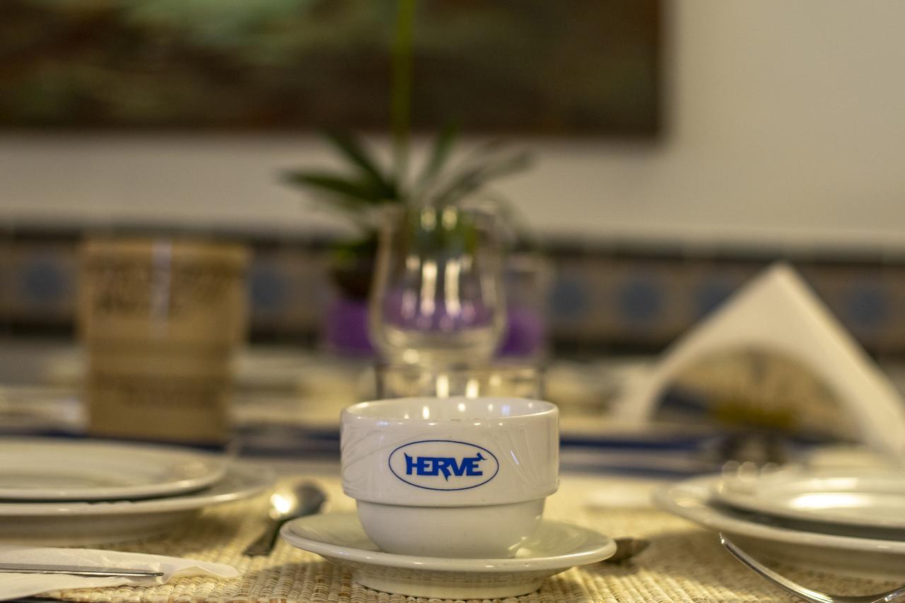 Hotel Herve Marina di Massa Zewnętrze zdjęcie