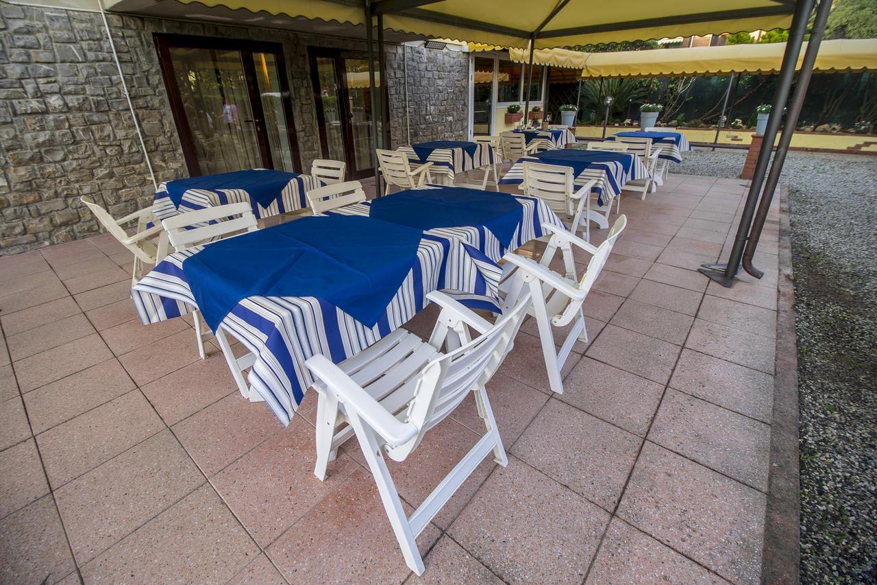 Hotel Herve Marina di Massa Zewnętrze zdjęcie