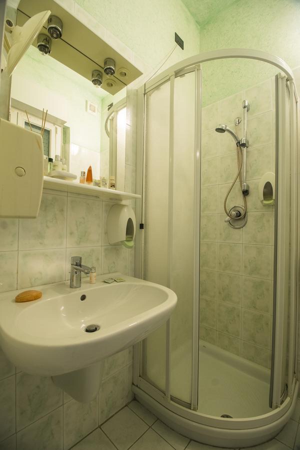 Hotel Herve Marina di Massa Zewnętrze zdjęcie