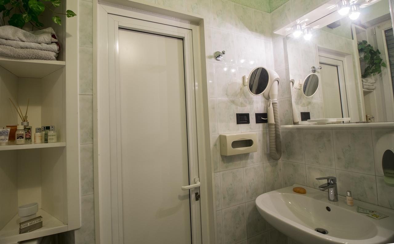 Hotel Herve Marina di Massa Zewnętrze zdjęcie