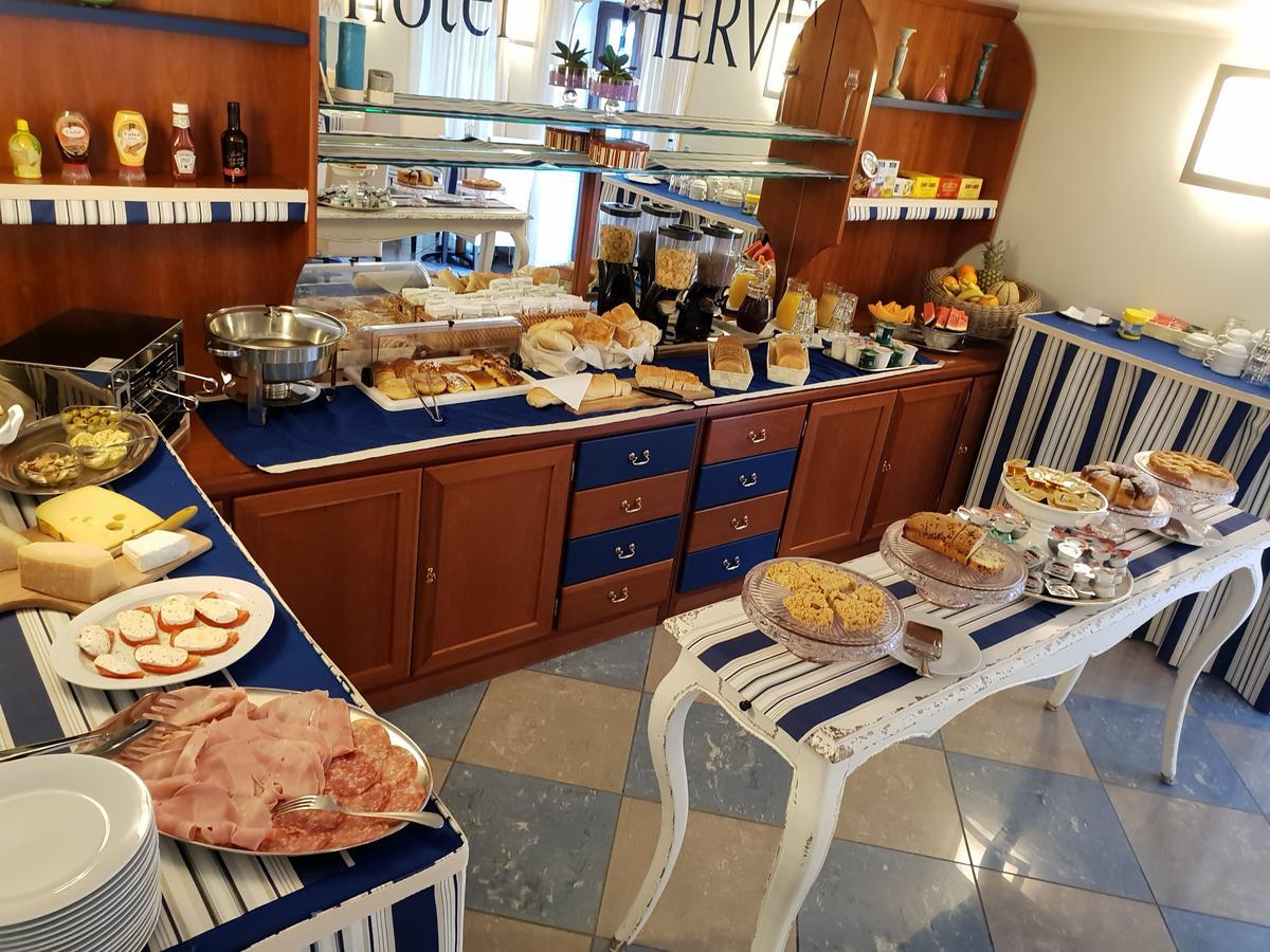 Hotel Herve Marina di Massa Zewnętrze zdjęcie