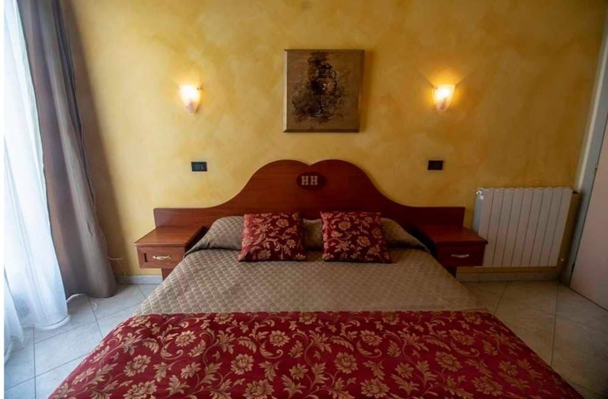 Hotel Herve Marina di Massa Zewnętrze zdjęcie